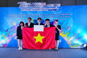 Đoàn học sinh Trường THPT Ninh Bình - Bạc Liêu đạt giải vàng của cuộc thi Quốc tế về Sở hữu Trí tuệ, Sáng chế, Đổi mới và Công nghệ tại Bangkok, Thái Lan (IPITEx).